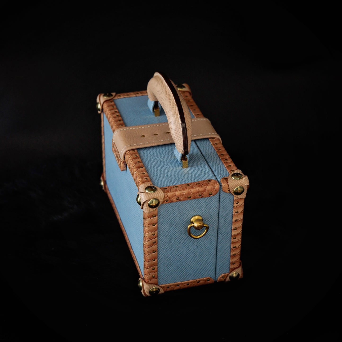Mini-trunk handbag