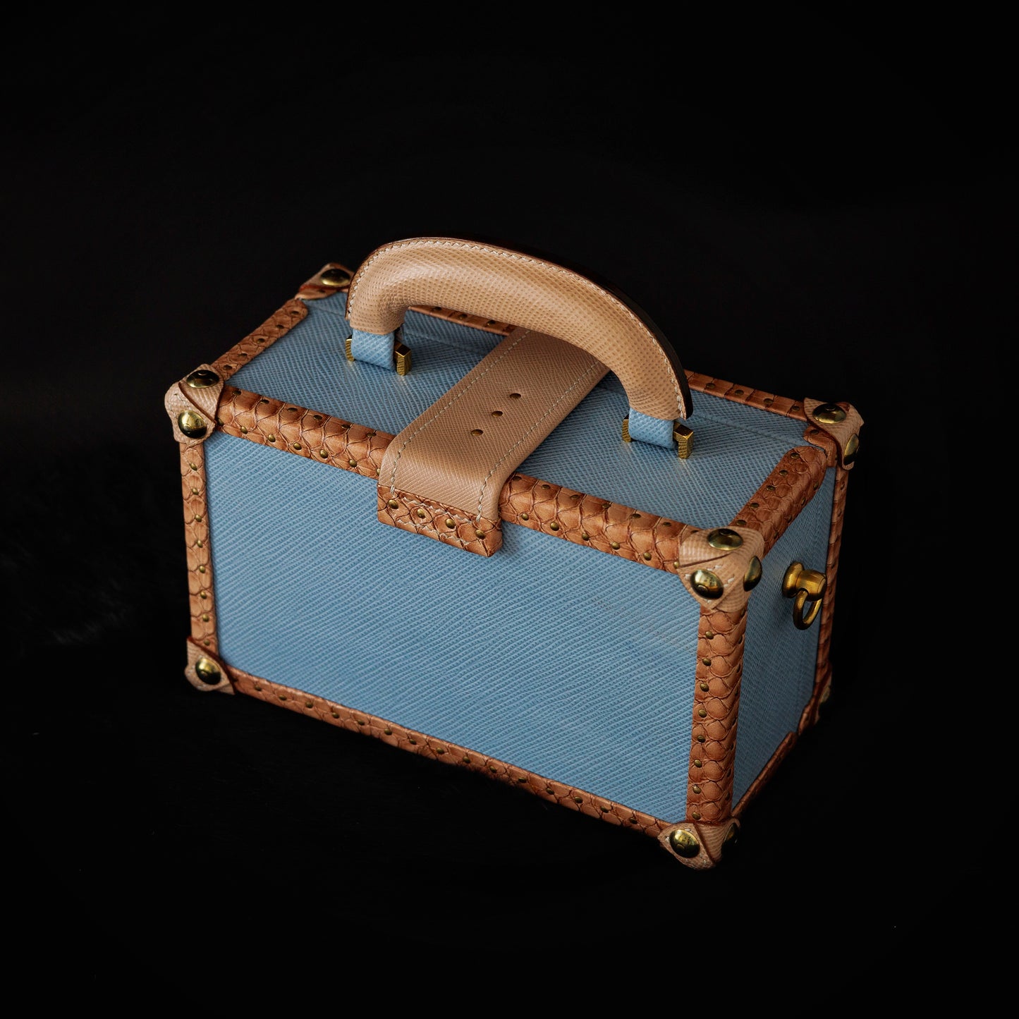 Mini-trunk handbag